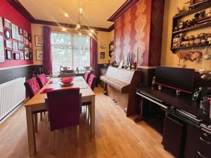 Dining room- click for photo gallery